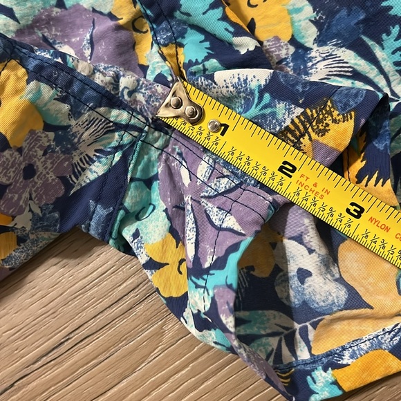 Patagonia Floral Tropical Print Women’s XS Shorts in Excellent Condition! - Picture 5 of 10